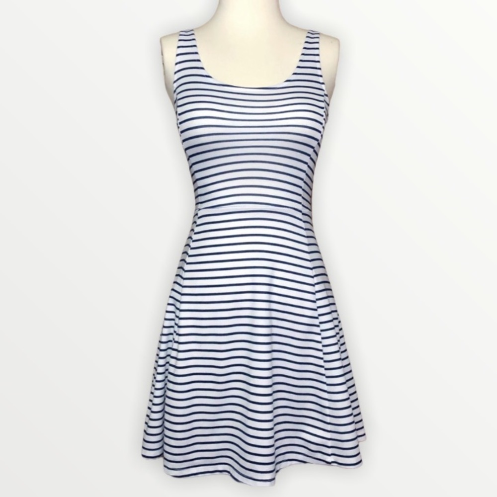 H&M Divided Sleeveless Striped Dress